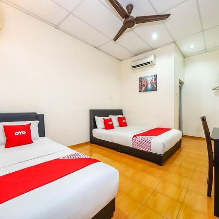 Oyo 89763 Bluewater Hotel Mersing Exterior photo