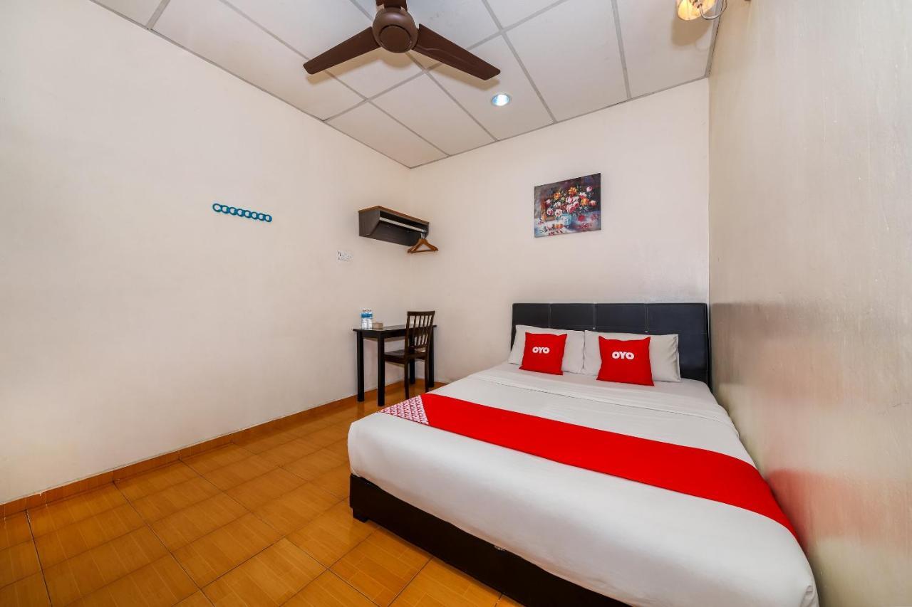 Oyo 89763 Bluewater Hotel Mersing Exterior photo