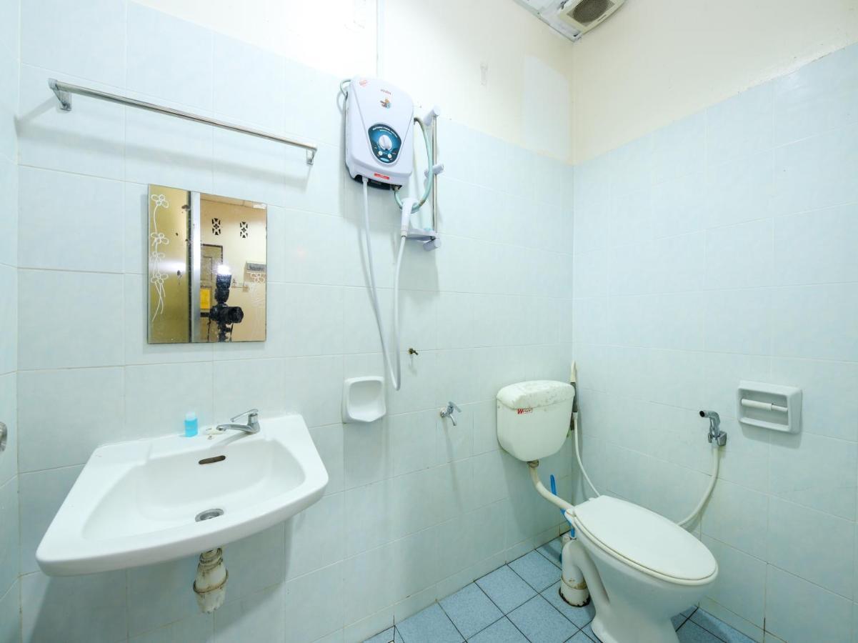 Oyo 89763 Bluewater Hotel Mersing Exterior photo